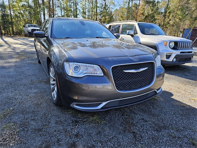 Used 2019 Chrysler 300 Touring L w/ Quick Order Package 22F image 4