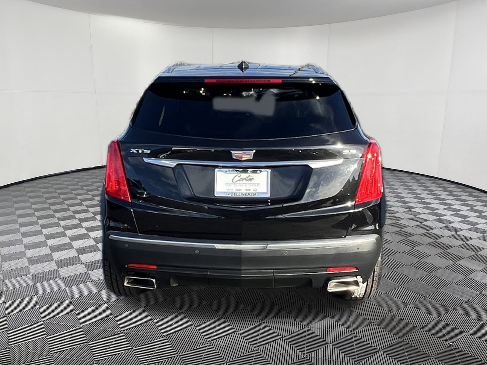 Used 2018 Cadillac XT5 Luxury w/ Driver Awareness Package FWD image 5