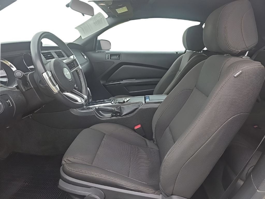Used 2013 Ford Mustang GT RWD image 8