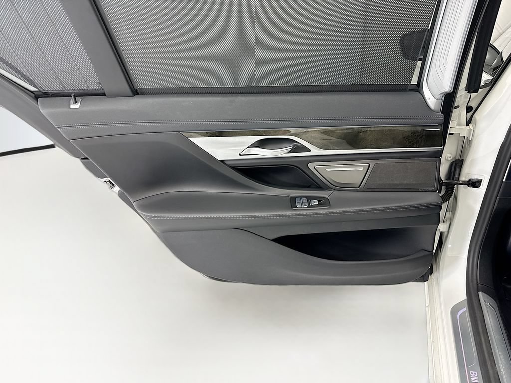 Used 2020 BMW 740i w/ Premium Package RWD image 25