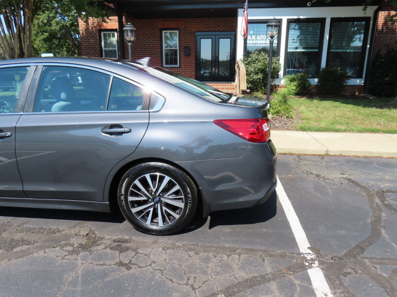 Used 2018 Subaru Legacy 2.5i Premium image 4