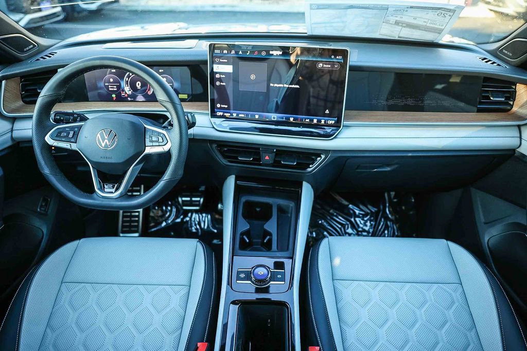 New 2026 Volkswagen Tiguan SEL R-Line image 19