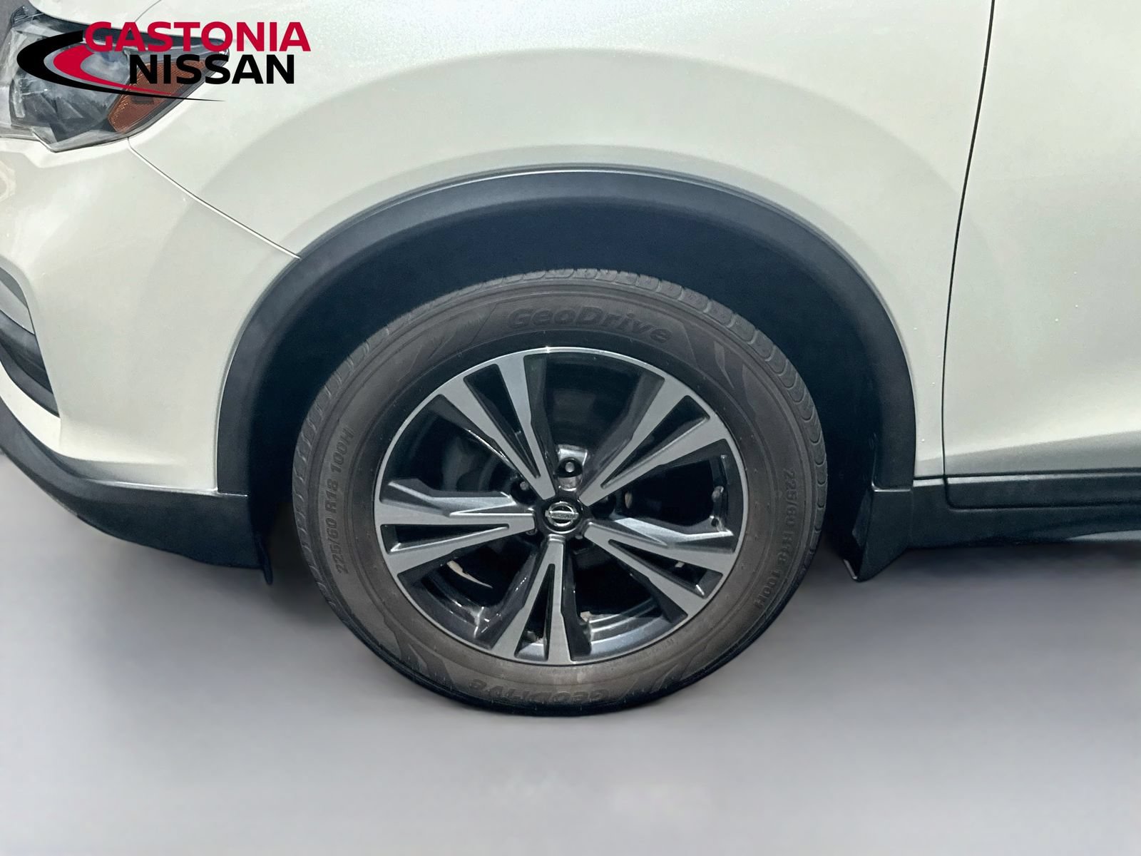 Used 2019 Nissan Rogue SV w/ Premium Package FWD image 40