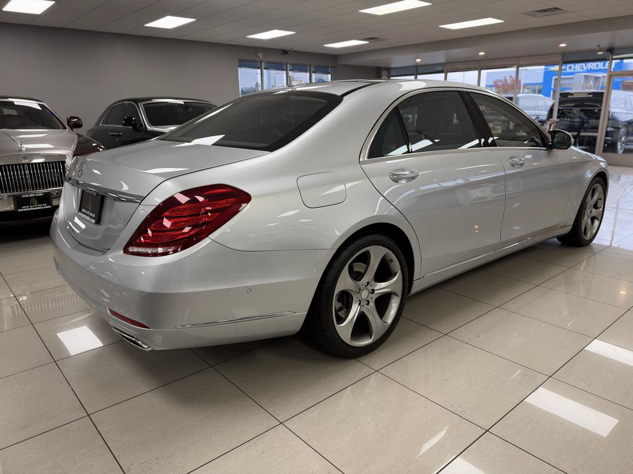 Used 2017 Mercedes-Benz S 550 Sedan image 7