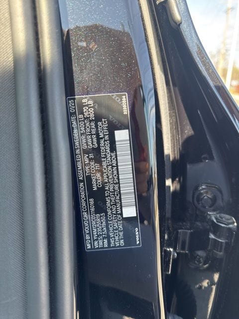 Certified 2025 Volvo XC60 B5 Plus AWD/4WD image 27