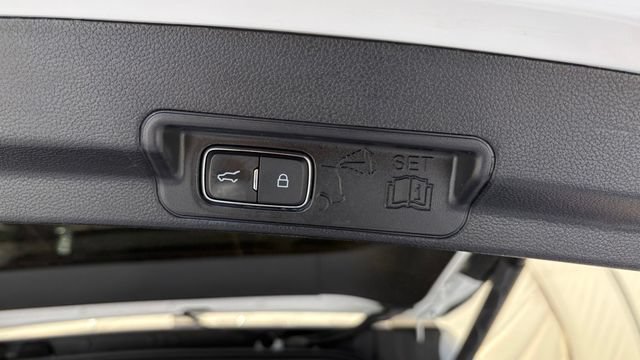 Used 2021 Ford Explorer Limited w/ Hybrid Equipment Group 310A RWD image 6