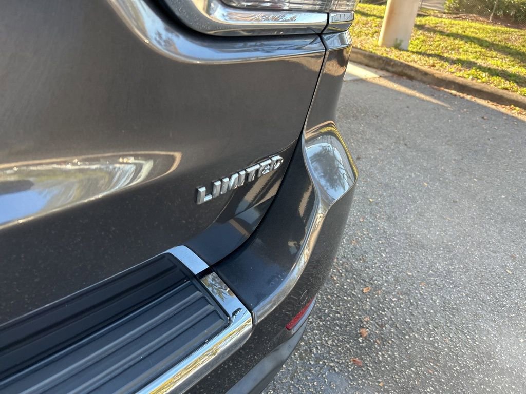 Used 2019 Jeep Grand Cherokee Limited w/ Luxury Group II image 21