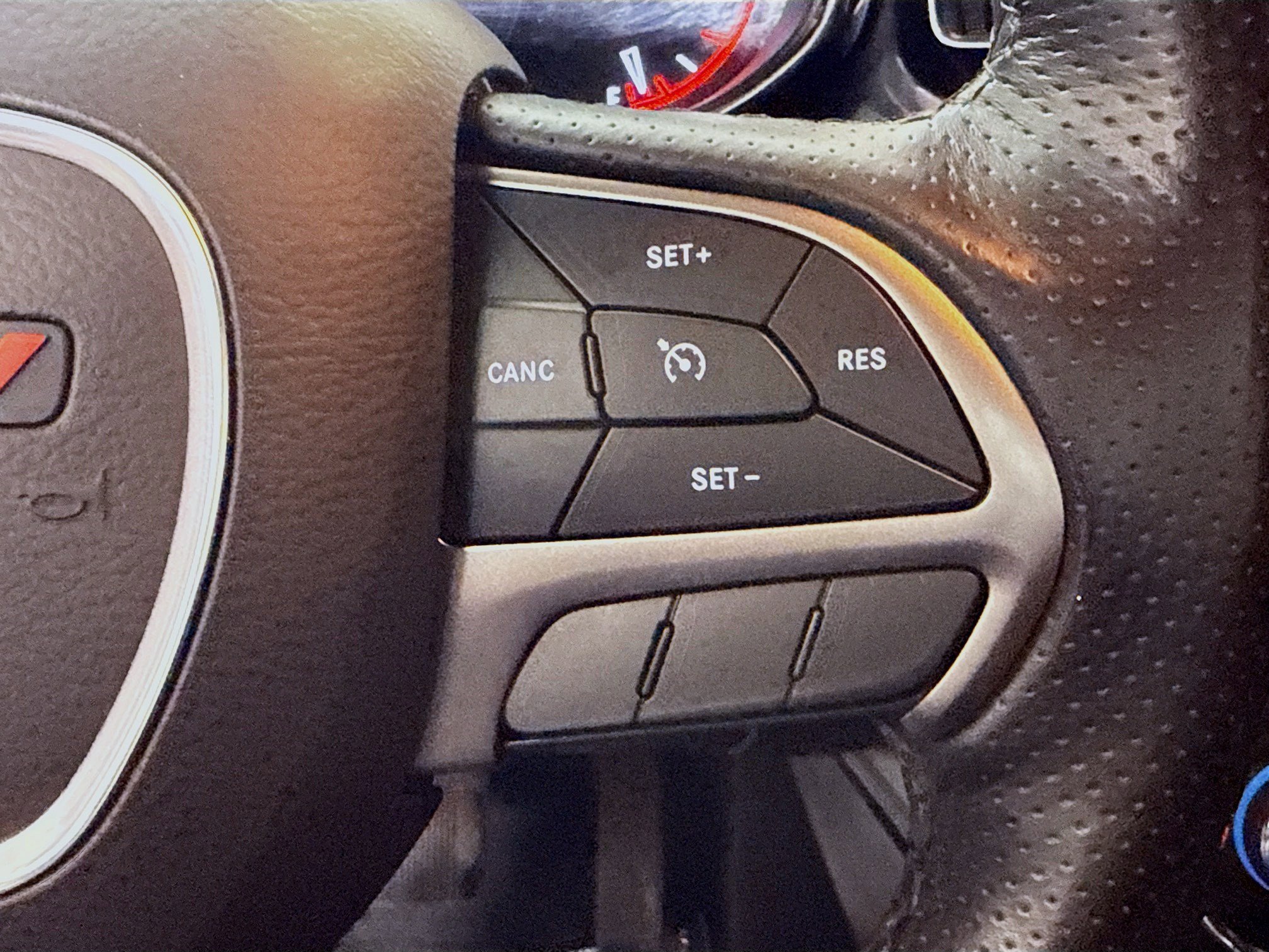 Used 2023 Dodge Durango SXT RWD image 15