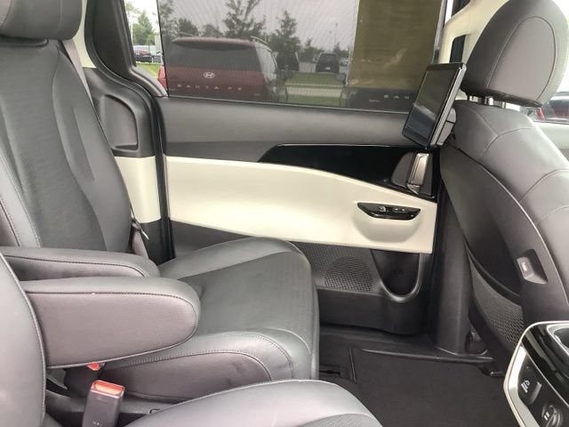 Used 2024 Kia Carnival SX Prestige FWD image 29