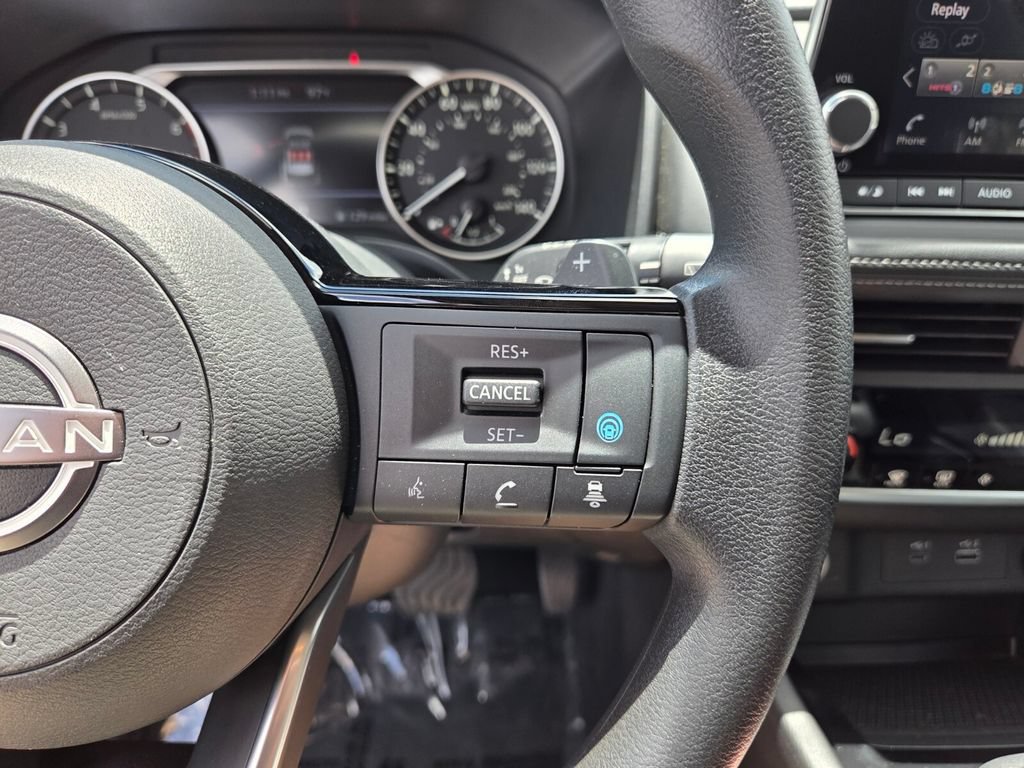 Used 2023 Nissan Rogue SV FWD image 27