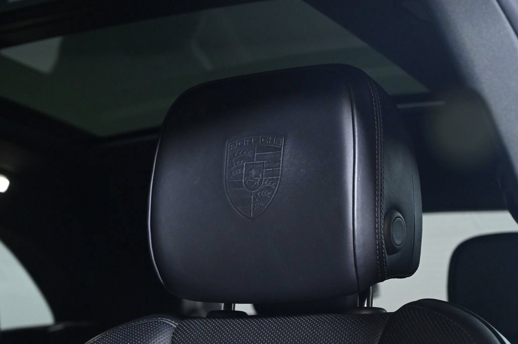 Certified 2018 Porsche Macan S AWD/4WD image 23