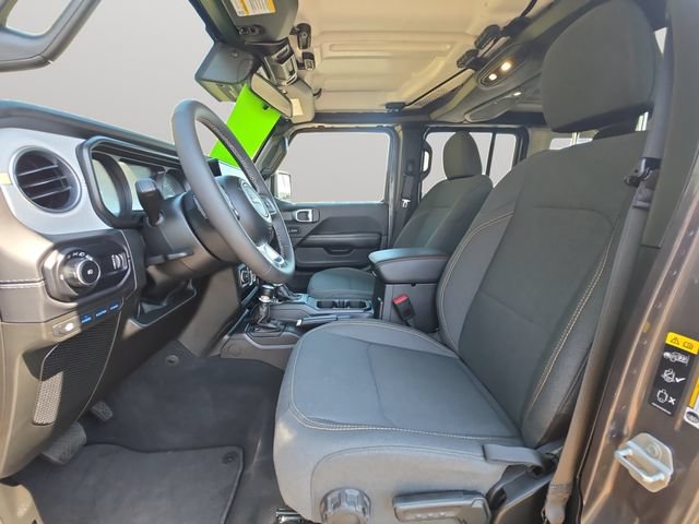 Used 2025 Jeep Wrangler Unlimited Sahara w/ Safety Group AWD/4WD image 10