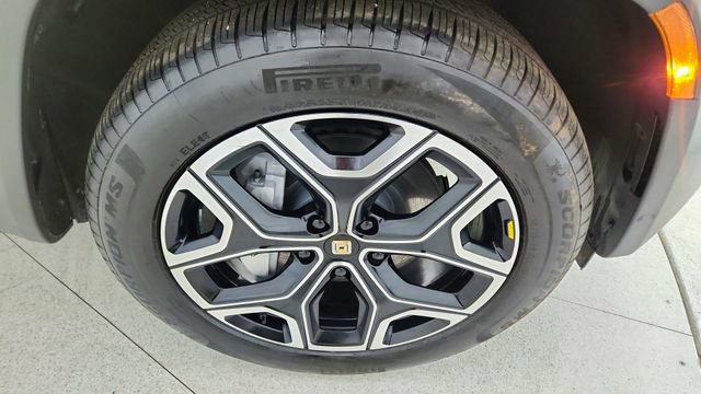 Used 2025 Rivian R1S Adventure image 58