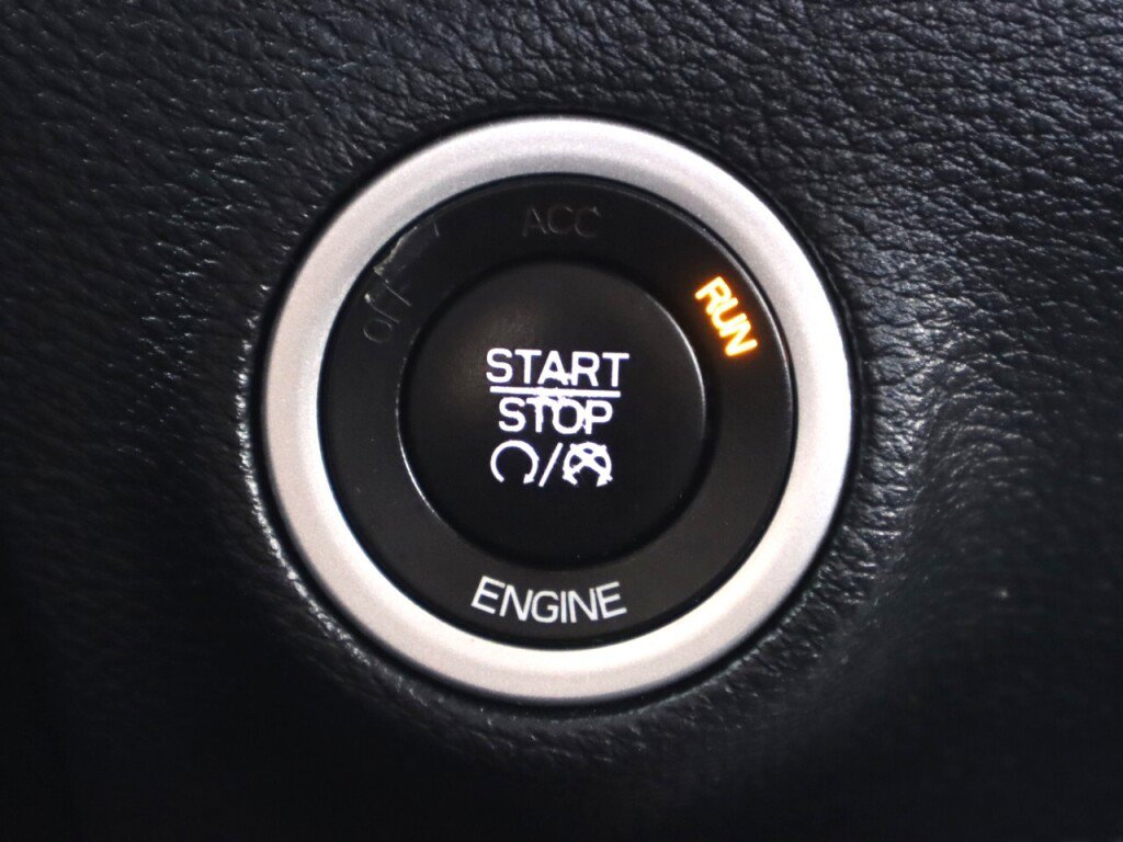 Used 2016 Dodge Challenger R/T RWD image 20
