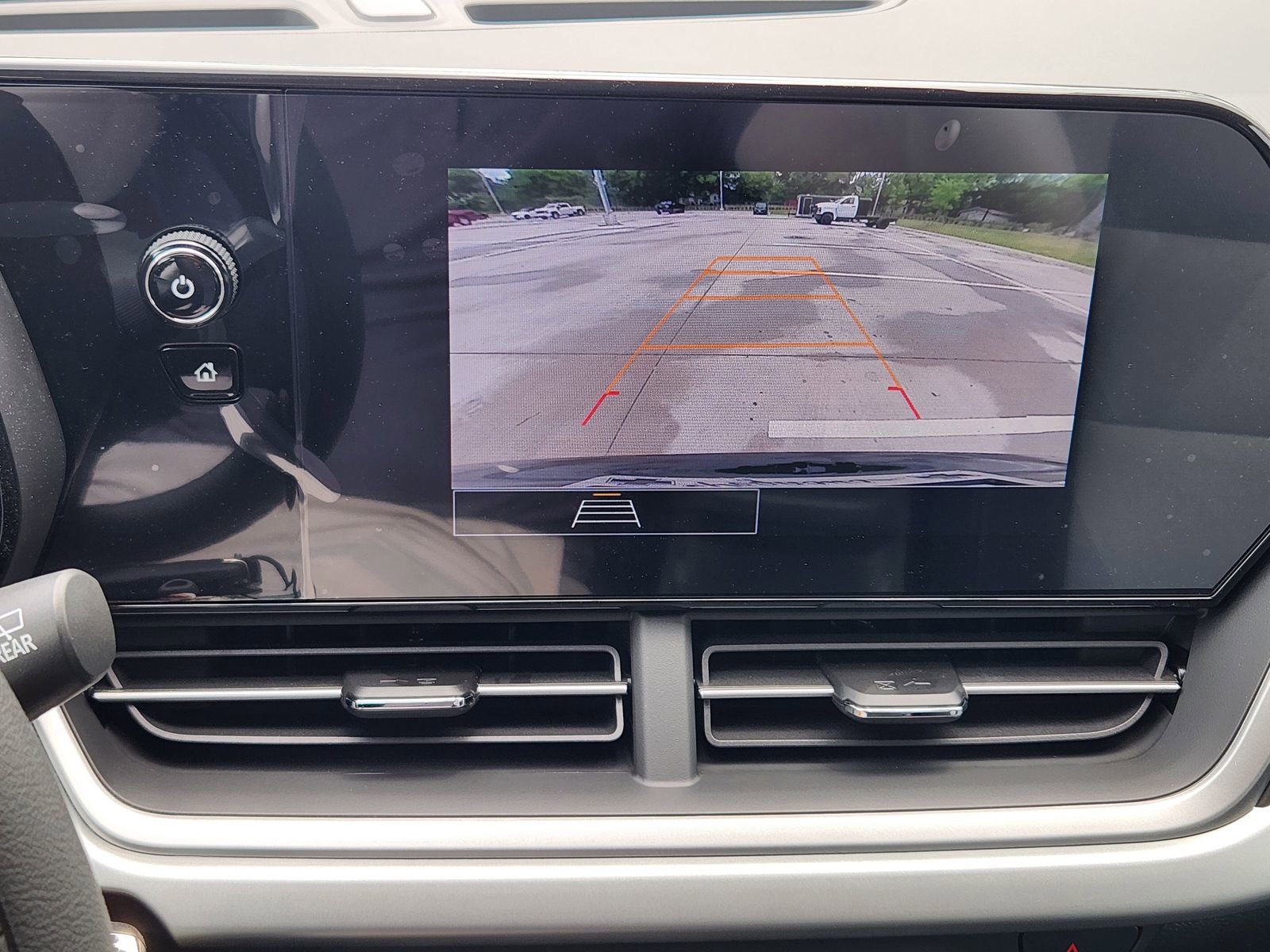 New 2026 Chevrolet Trax LS w/ LS Convenience Package FWD image 17