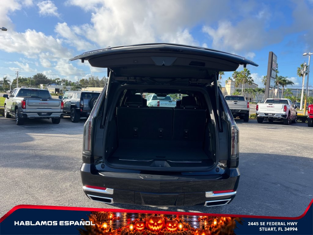 Used 2025 Cadillac Escalade Premium Luxury AWD/4WD image 11