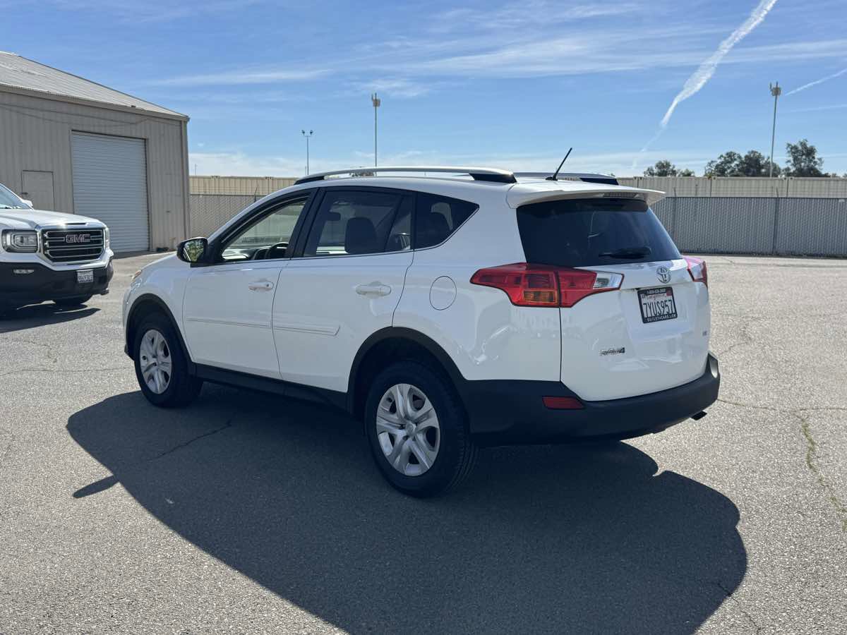 Used 2015 Toyota RAV4 LE image 7