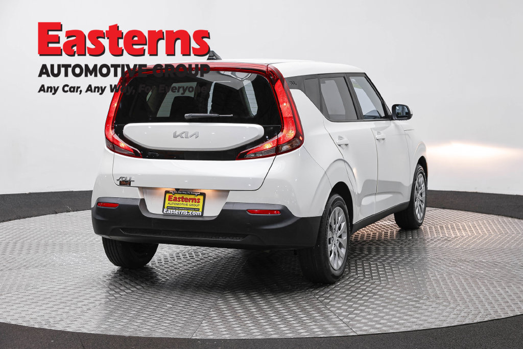 Used 2022 Kia Soul LX FWD image 7