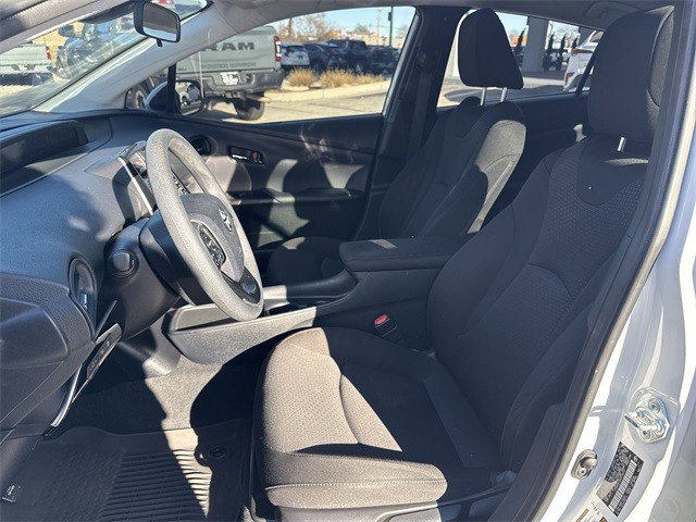 Used 2022 Toyota Prius LE image 22