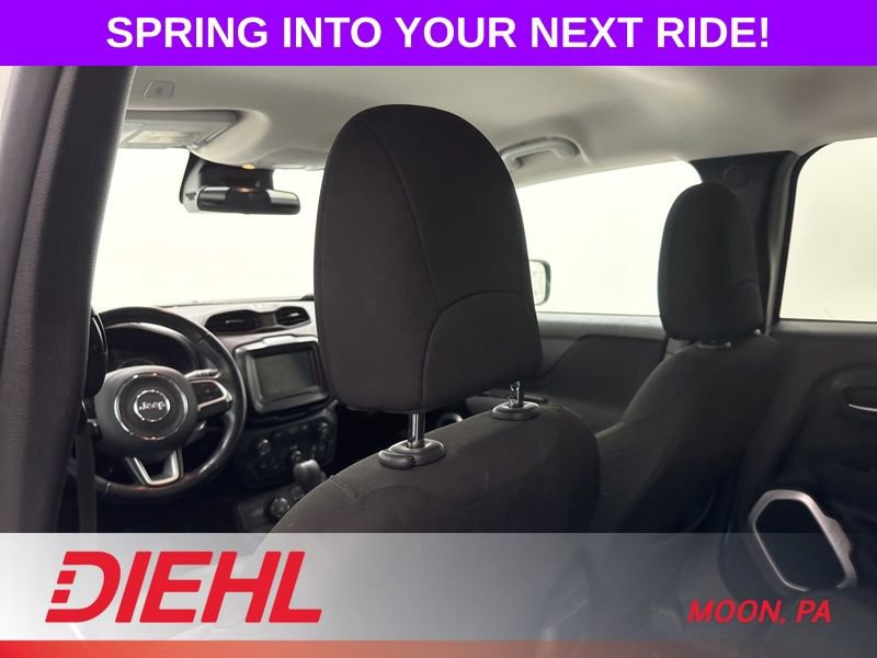 Used 2018 Jeep Renegade Latitude w/ Cold Weather Group AWD/4WD image 16