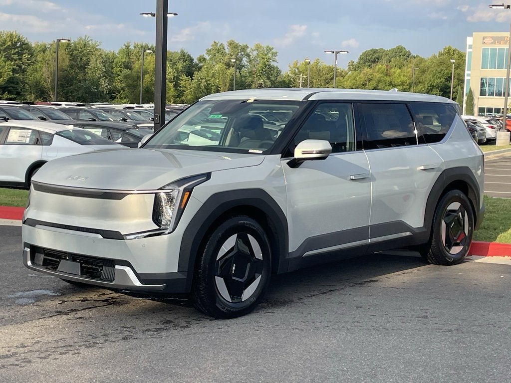 New 2026 Kia EV9 Light image 2