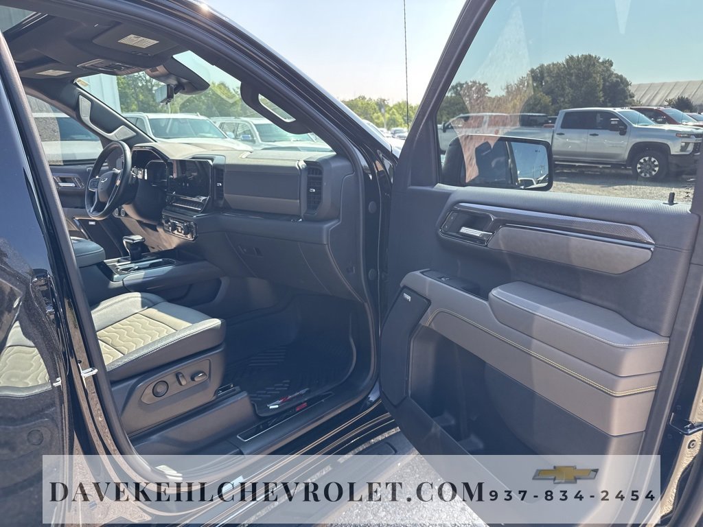 Used 2022 Chevrolet Silverado 1500 ZR2 w/ Technology Package image 30