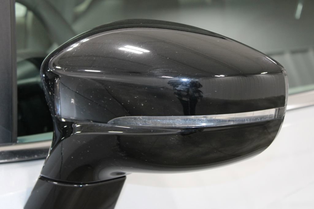 Used 2024 Chrysler Pacifica Touring-L image 14