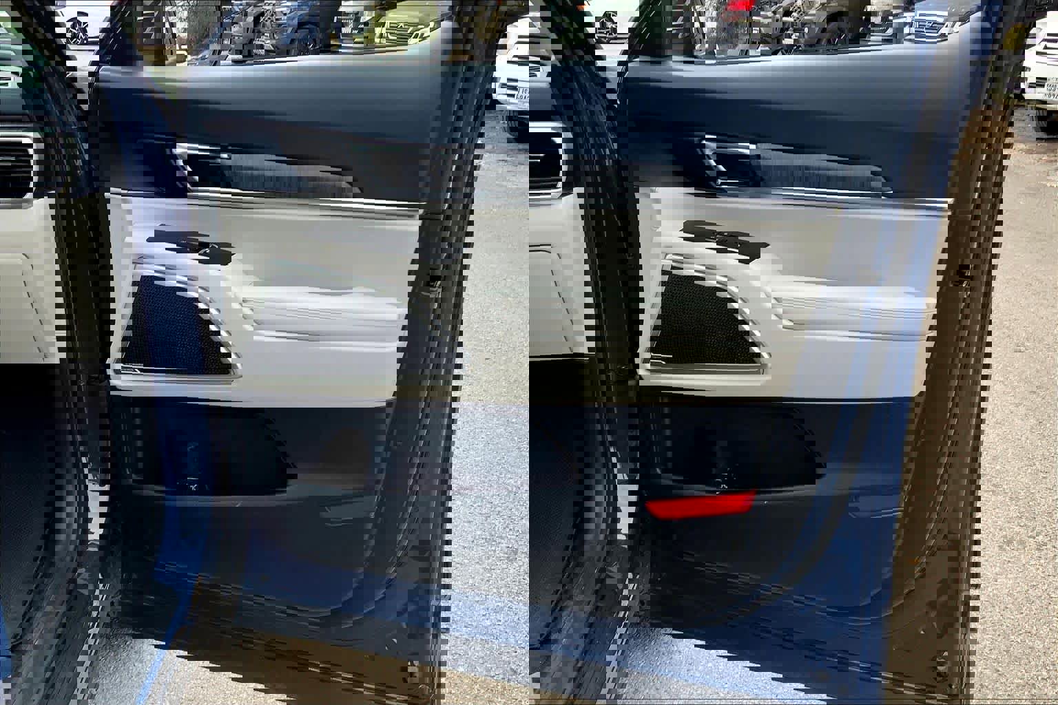 Used 2023 Kia Telluride EX w/ EX Captain's Chair Package image 21