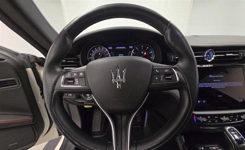 Used 2023 Maserati Quattroporte GT image 11