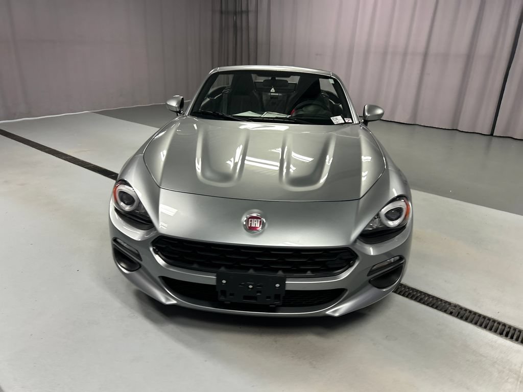 Used 2017 FIAT 124 Spider Classica RWD image 2