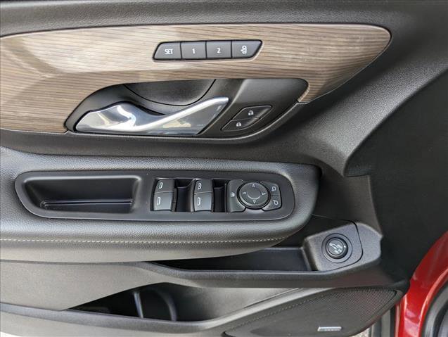Used 2023 GMC Terrain Denali image 9