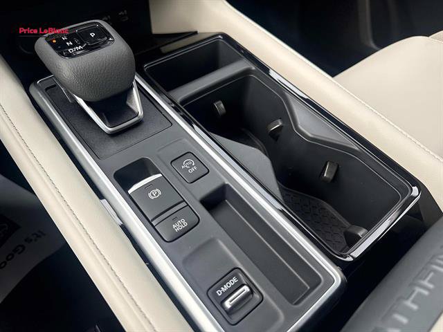 New 2026 Nissan Pathfinder SL FWD image 18