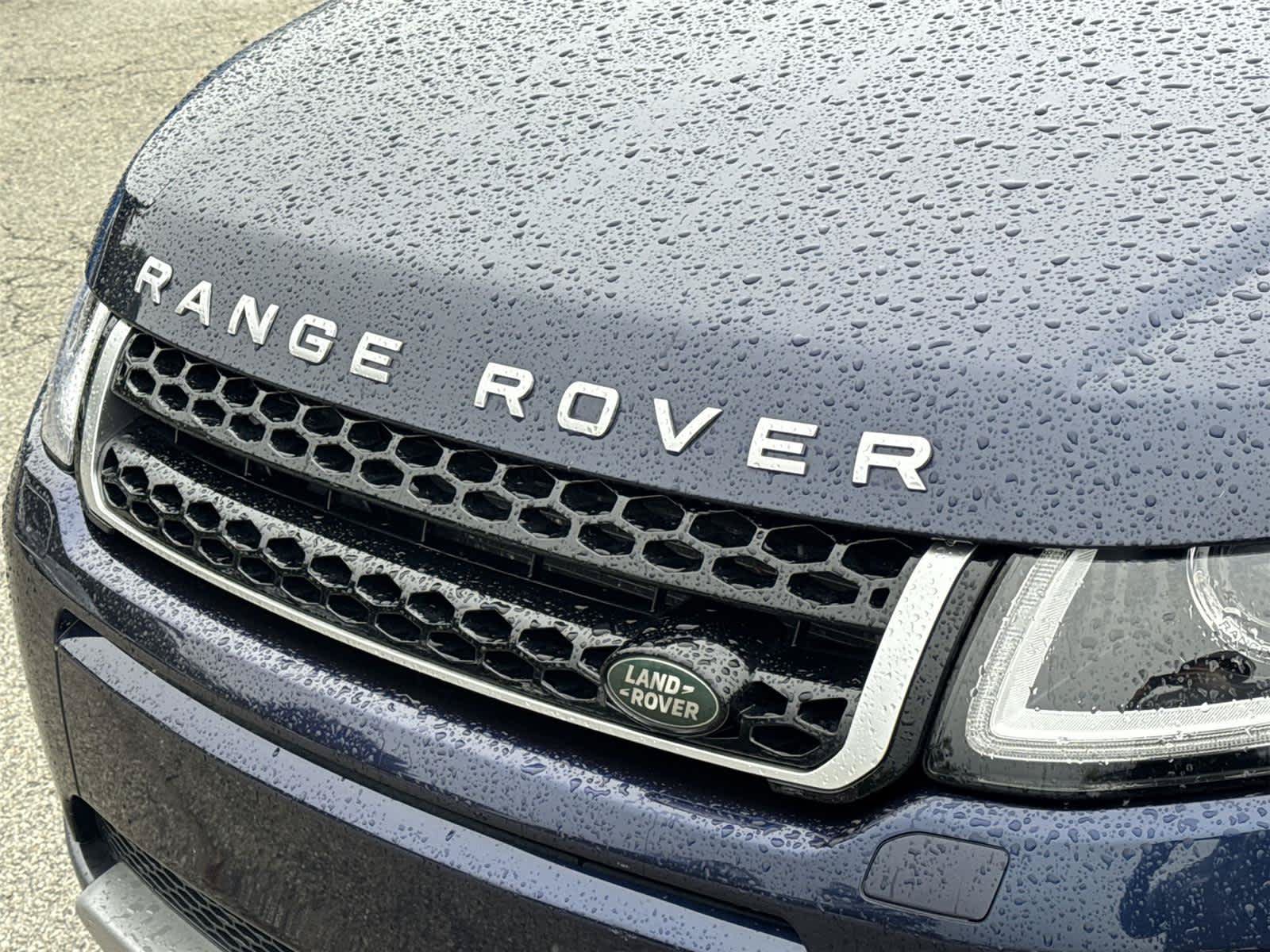 Used 2018 Land Rover Range Rover Evoque SE AWD/4WD image 11