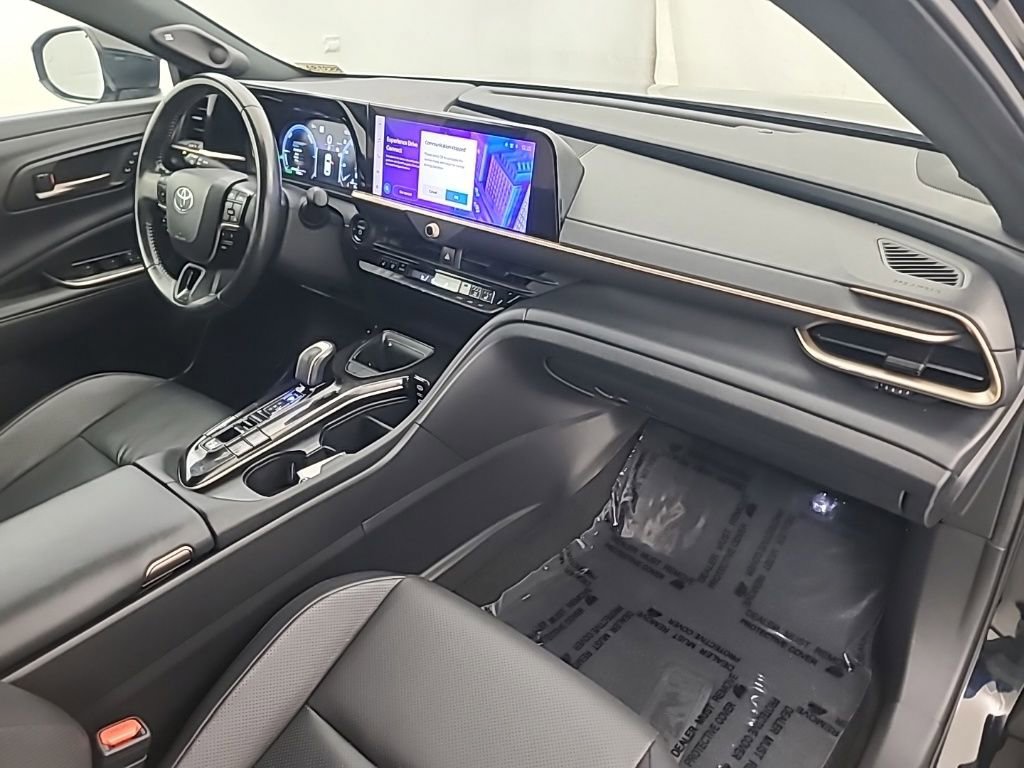 Used 2024 Toyota Crown Limited image 15