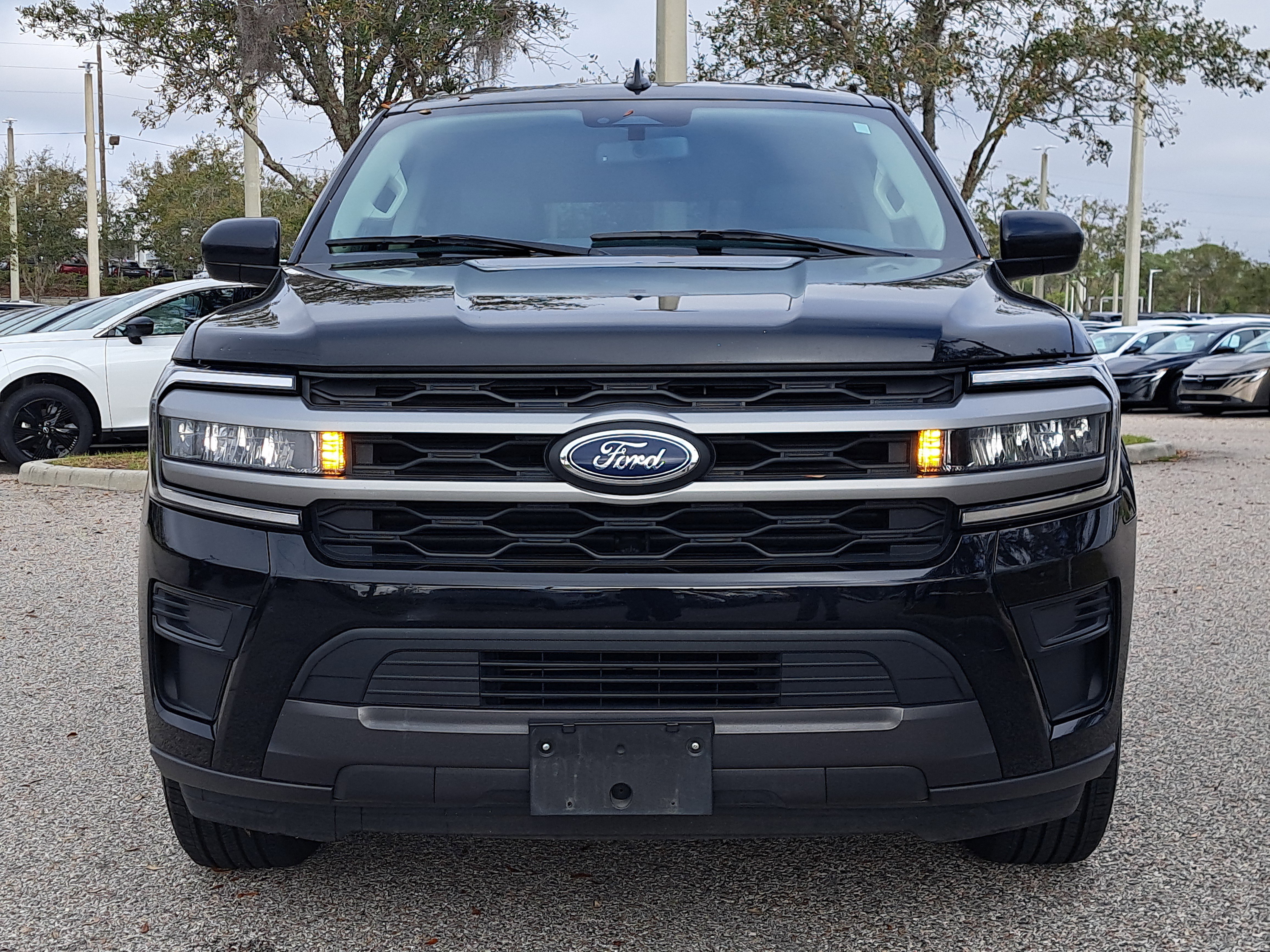 Used 2024 Ford Expedition Max XLT AWD/4WD image 2
