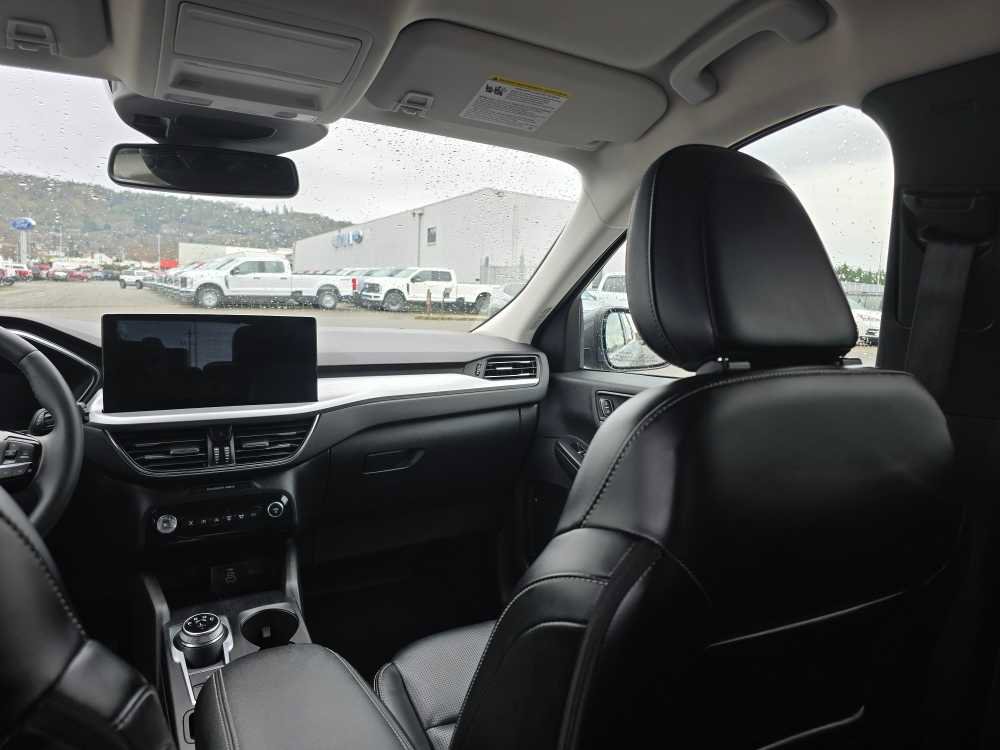Used 2024 Ford Escape Platinum image 14