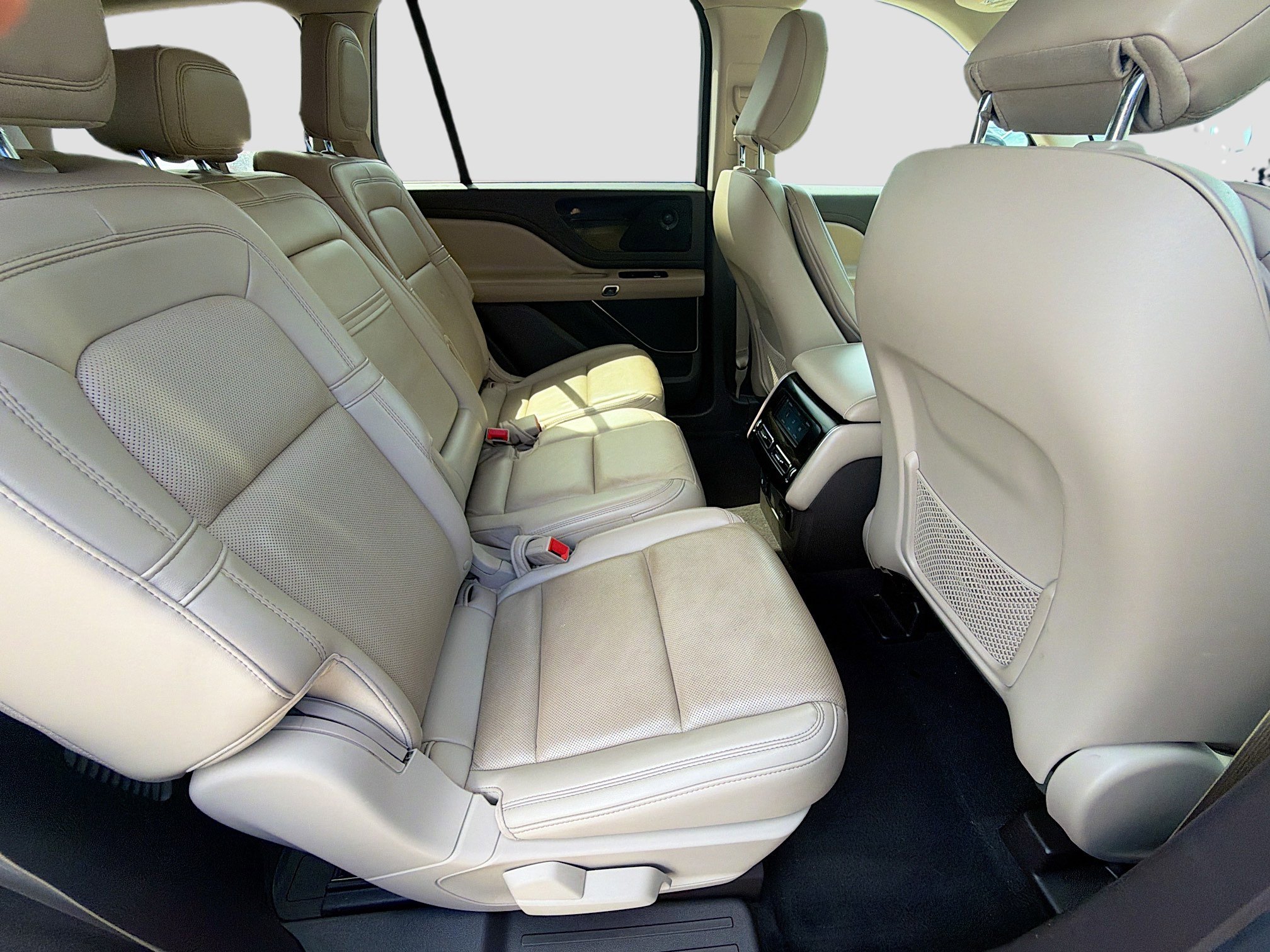 Used 2022 Lincoln Aviator Reserve image 30