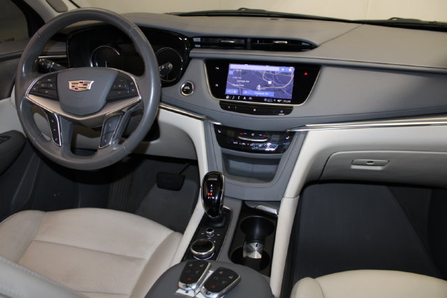 Used 2021 Cadillac XT5 Premium Luxury AWD/4WD image 13