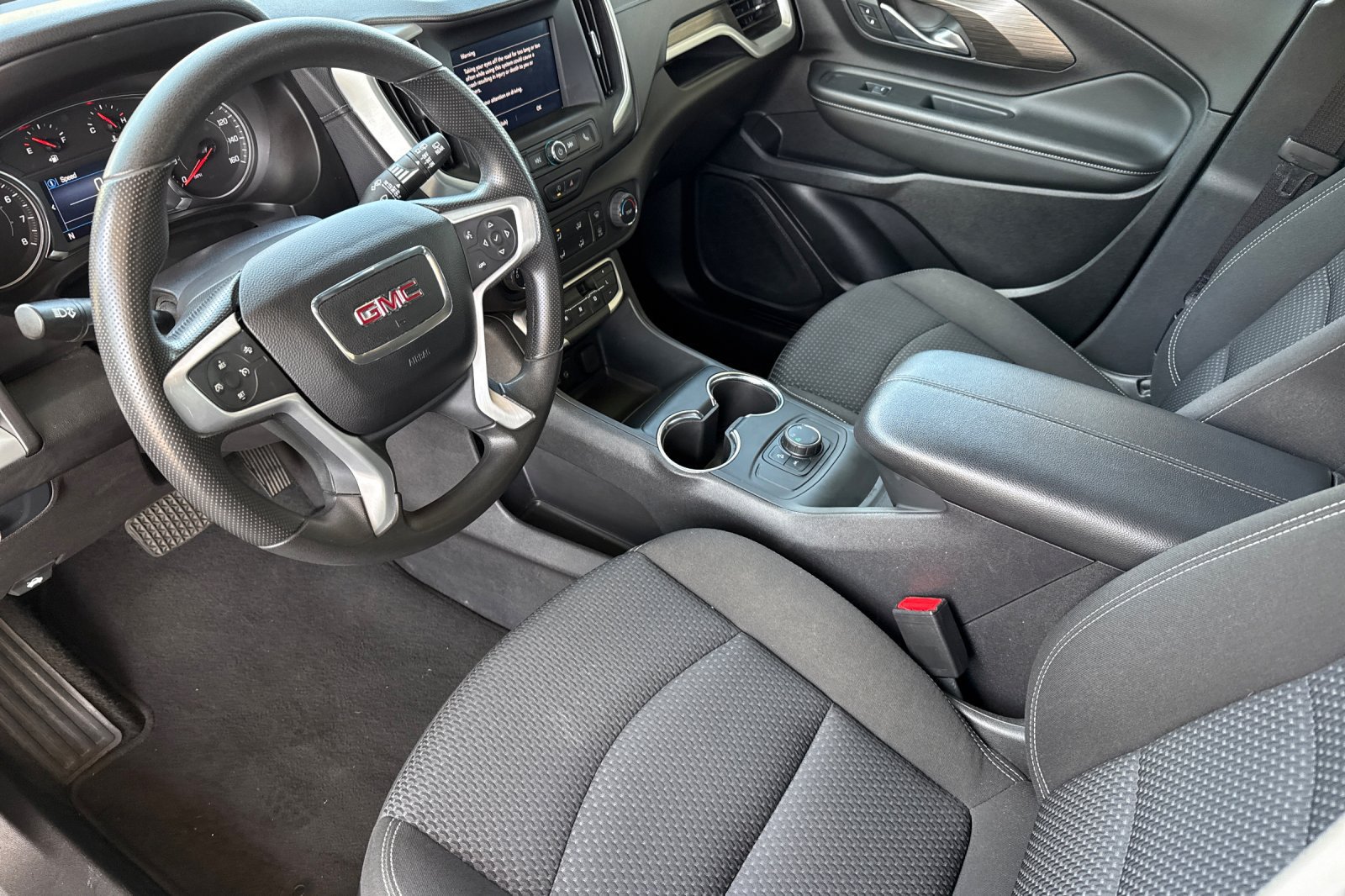 Used 2024 GMC Terrain SLE AWD/4WD image 5