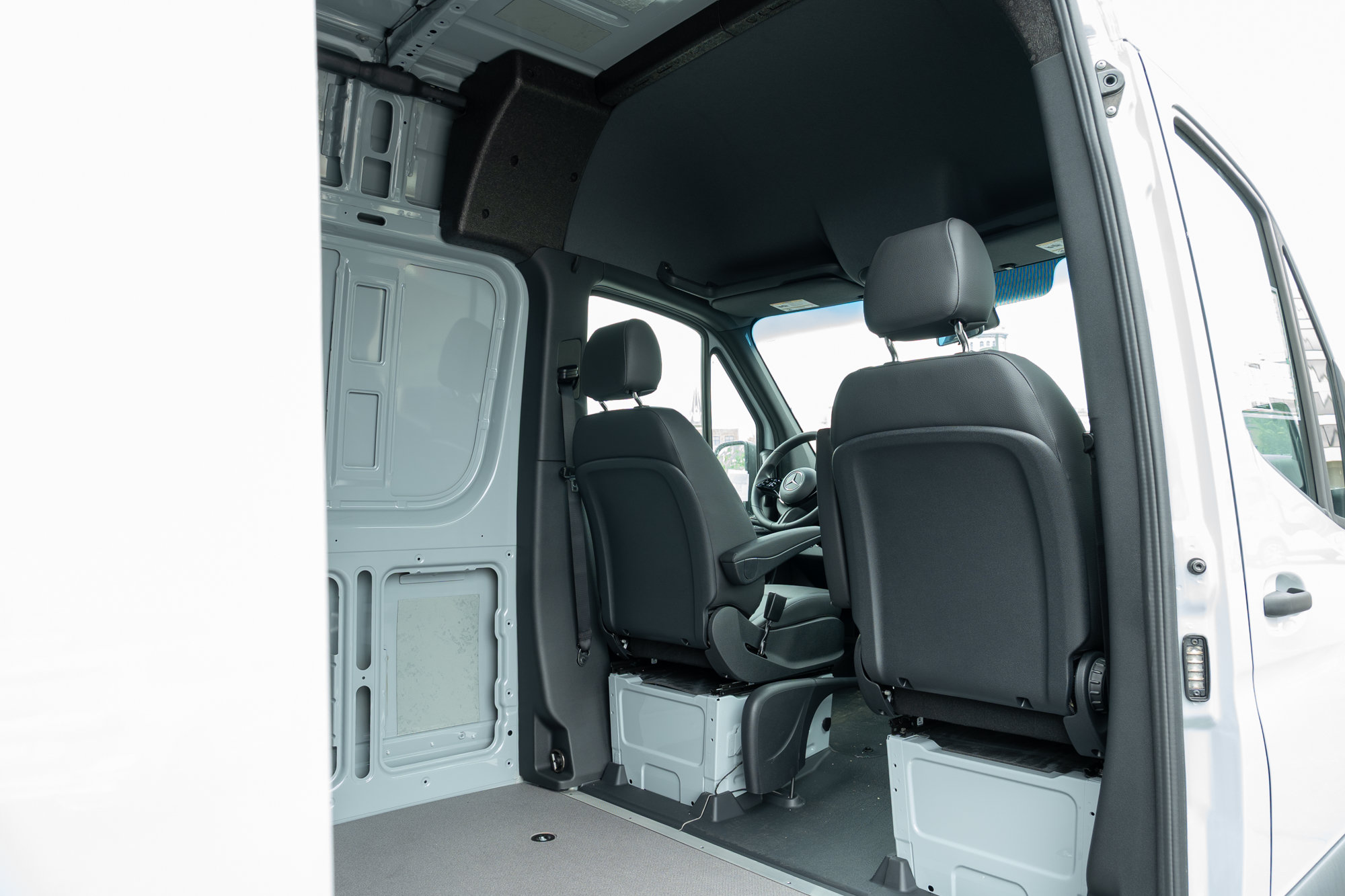 Used 2025 Mercedes-Benz Sprinter 2500 image 20