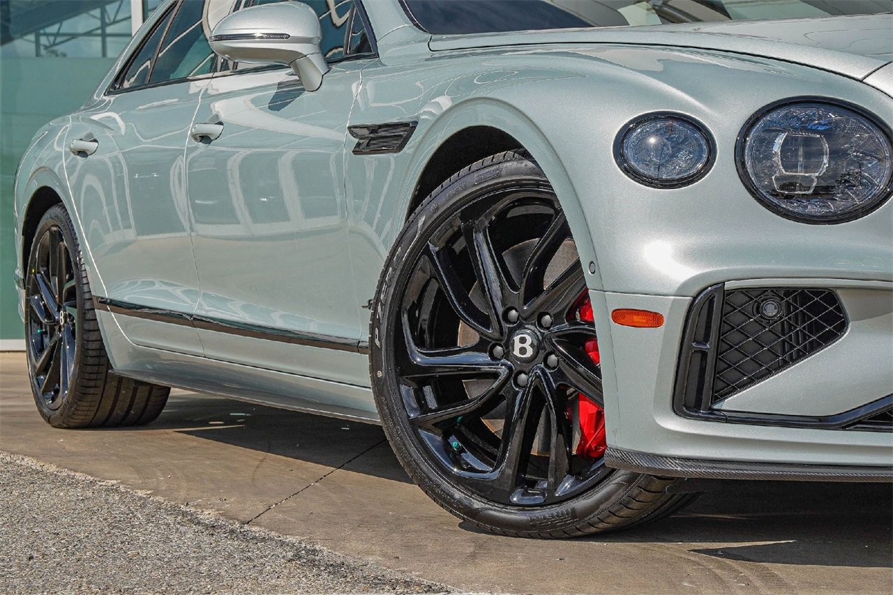 New 2026 Bentley Flying Spur Plug-In Hybrid image 6