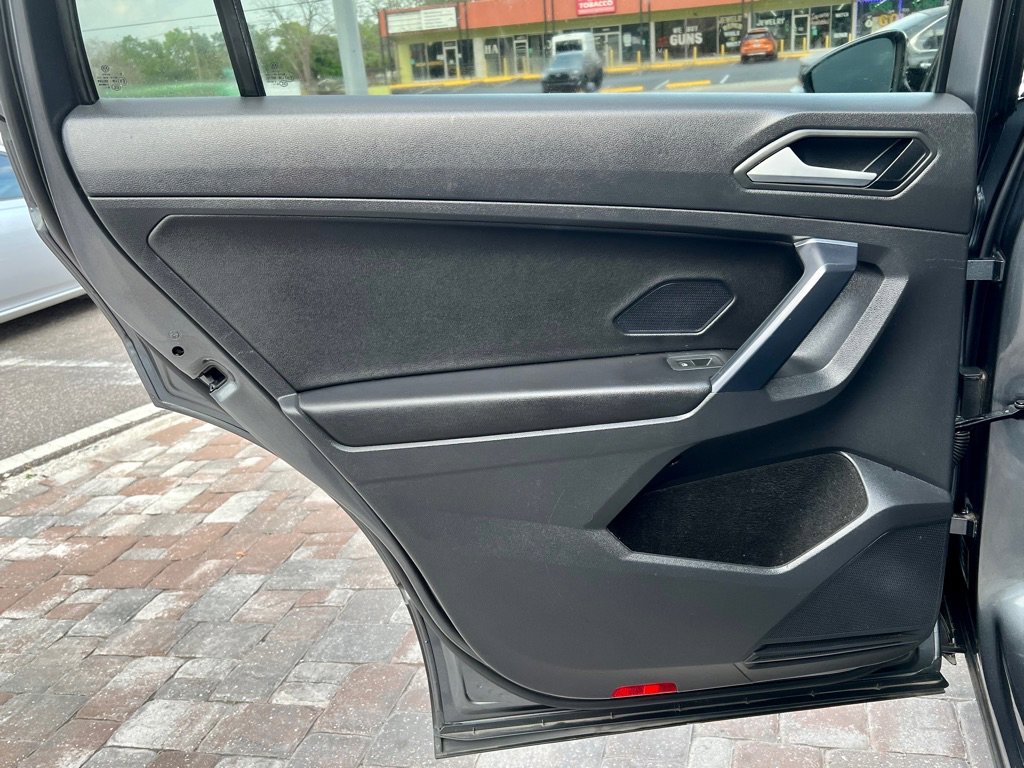 Used 2021 Volkswagen Tiguan SE w/ Panoramic Sunroof Package FWD image 45