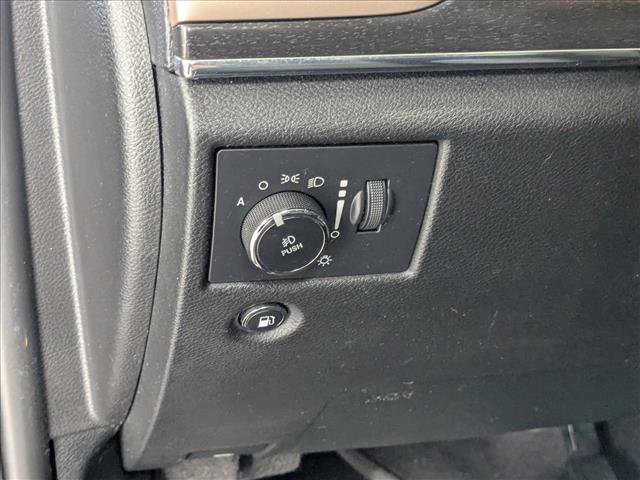 Used 2017 Jeep Grand Cherokee Limited AWD/4WD image 11