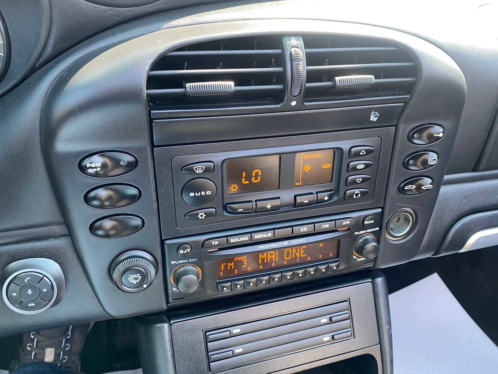 Used 2003 Porsche 911 Carrera 4 image 17