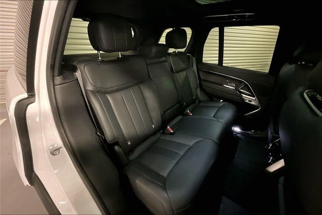 Certified 2024 Land Rover Range Rover SE image 16