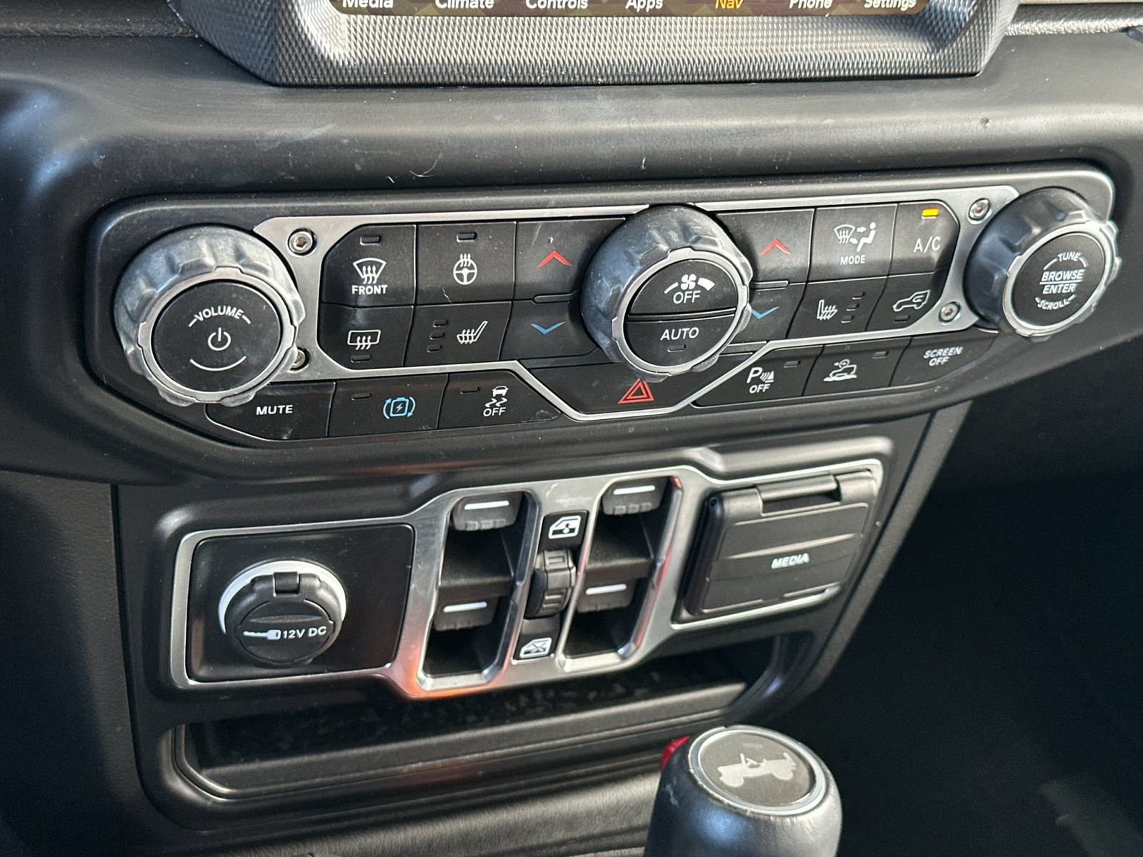 Used 2022 Jeep Wrangler Unlimited Sahara image 23