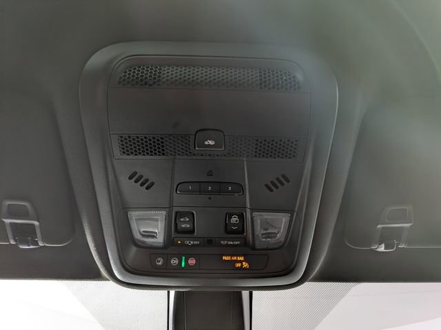 Used 2023 Cadillac XT6 Premium Luxury FWD image 24