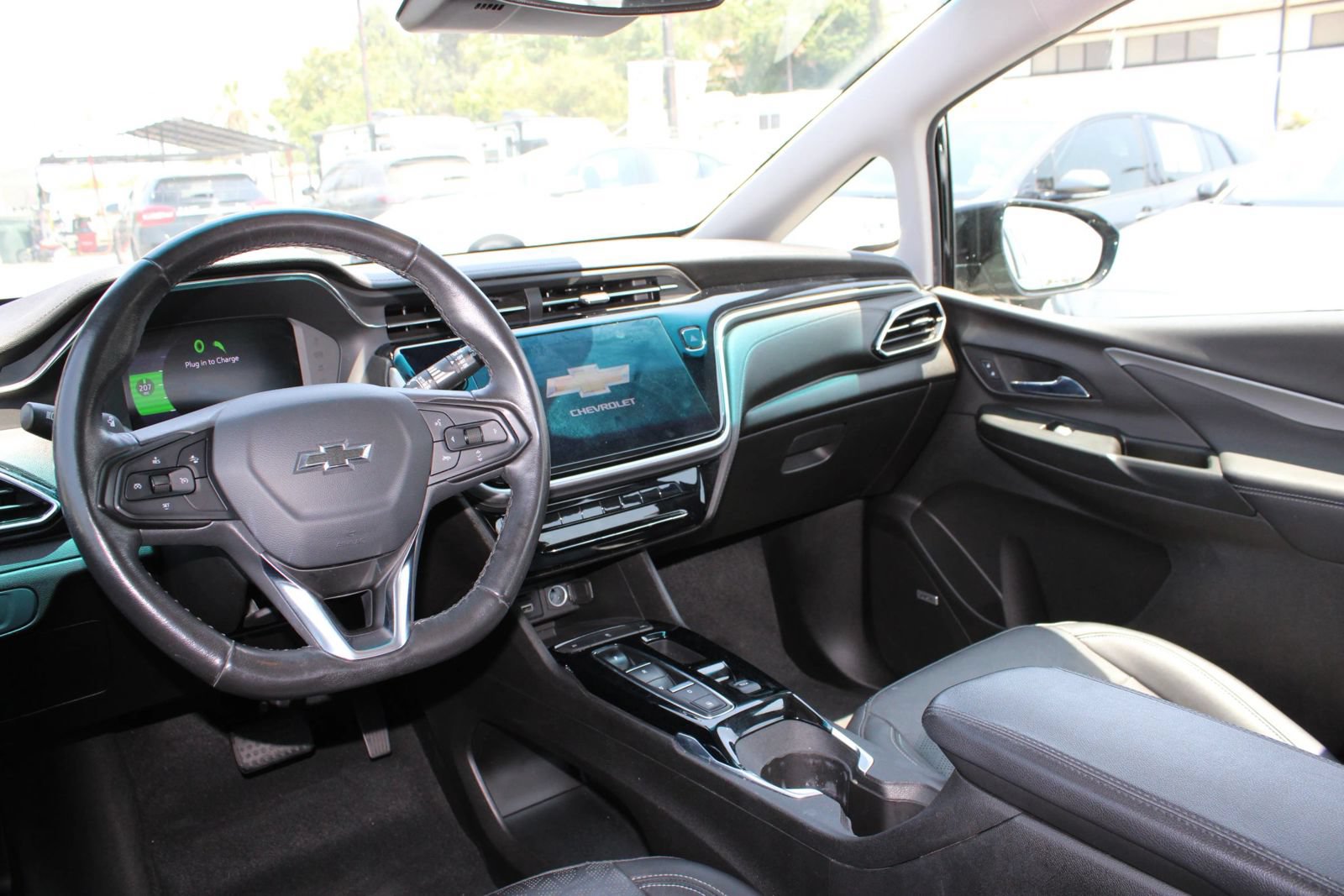 Used 2022 Chevrolet Bolt LT w/ Infotainment Package FWD image 27