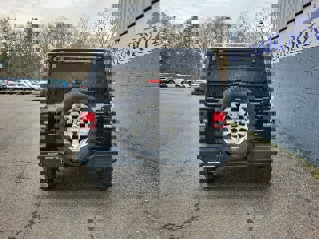 Used 2023 Jeep Wrangler Unlimited Sport AWD/4WD image 7