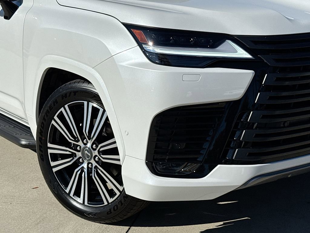 New 2025 Lexus LX 700h Luxury image 12